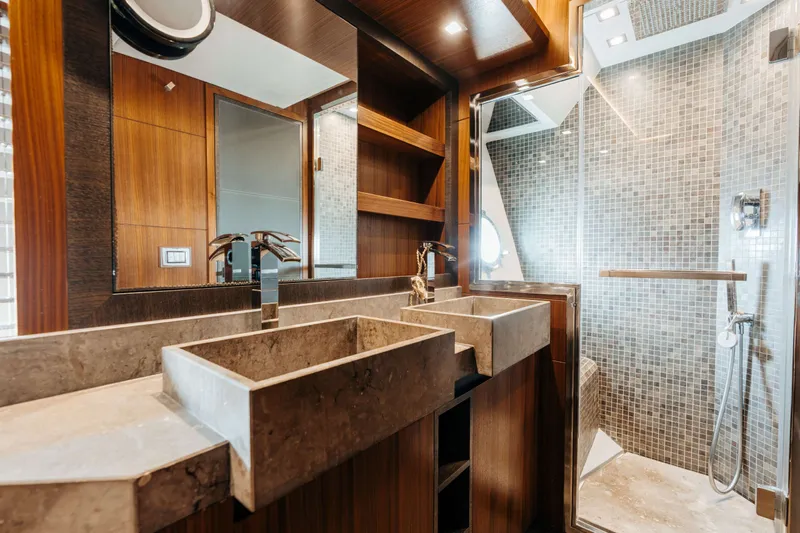 65 Fly Yacht Photos Pics 