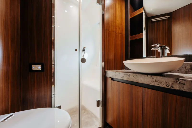 65 Fly Yacht Photos Pics 