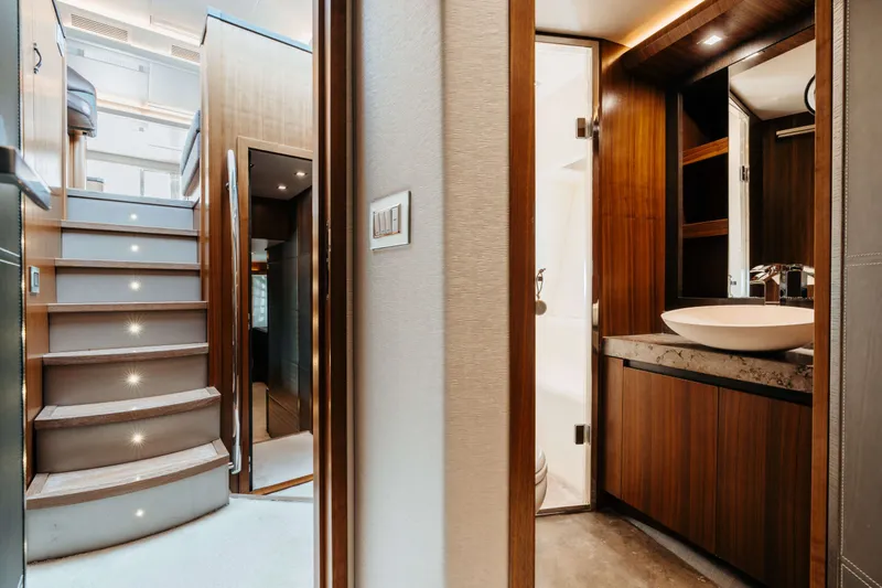 65 Fly Yacht Photos Pics 