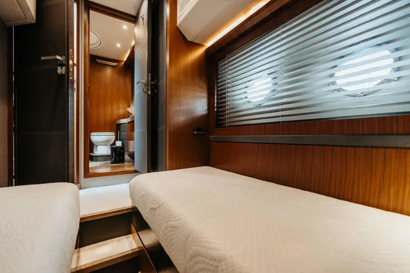 65 Fly Yacht Photos Pics 