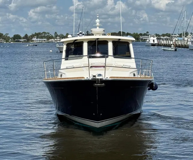 Moondance Yacht Photos Pics 