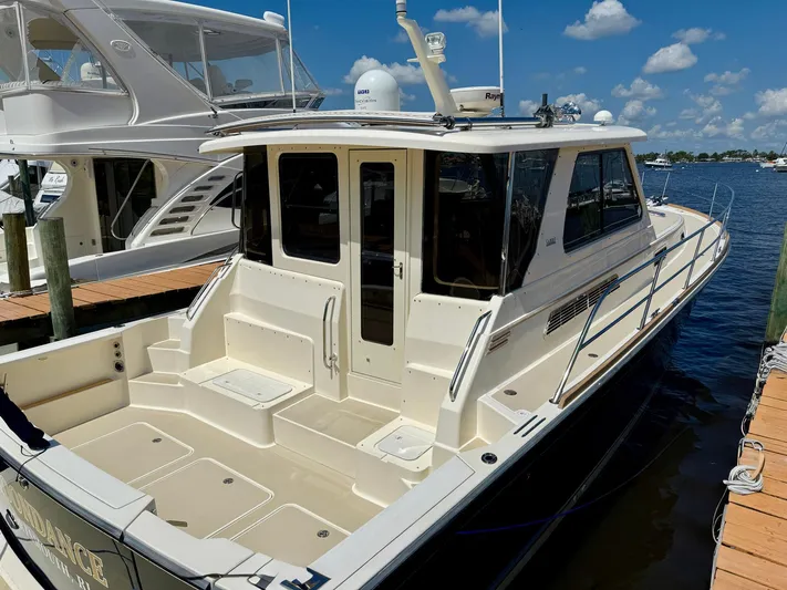 Moondance Yacht Photos Pics 