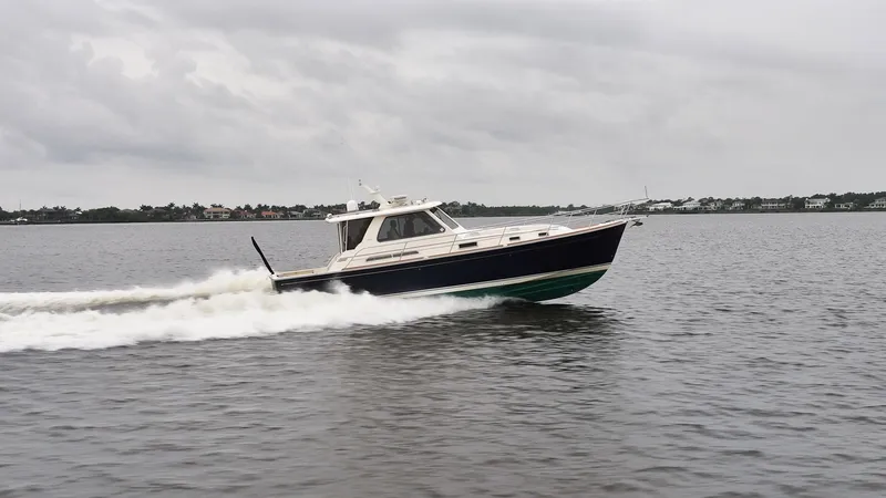 Moondance Yacht Photos Pics 