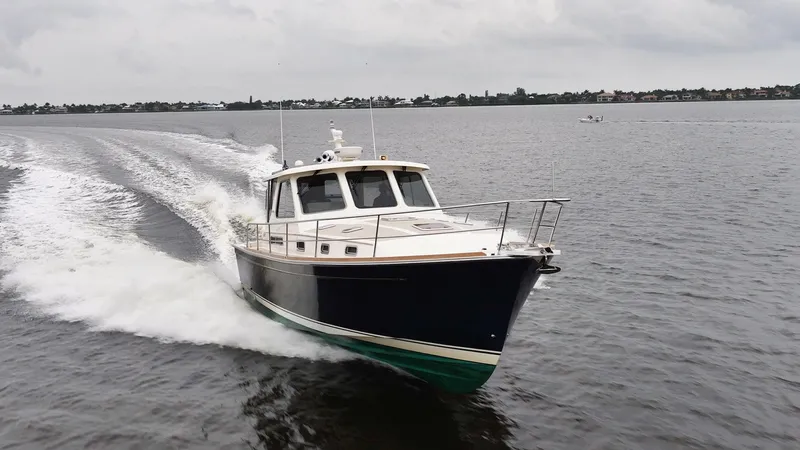 Moondance Yacht Photos Pics 