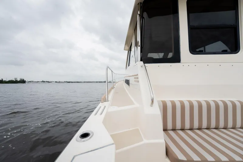 Moondance Yacht Photos Pics 