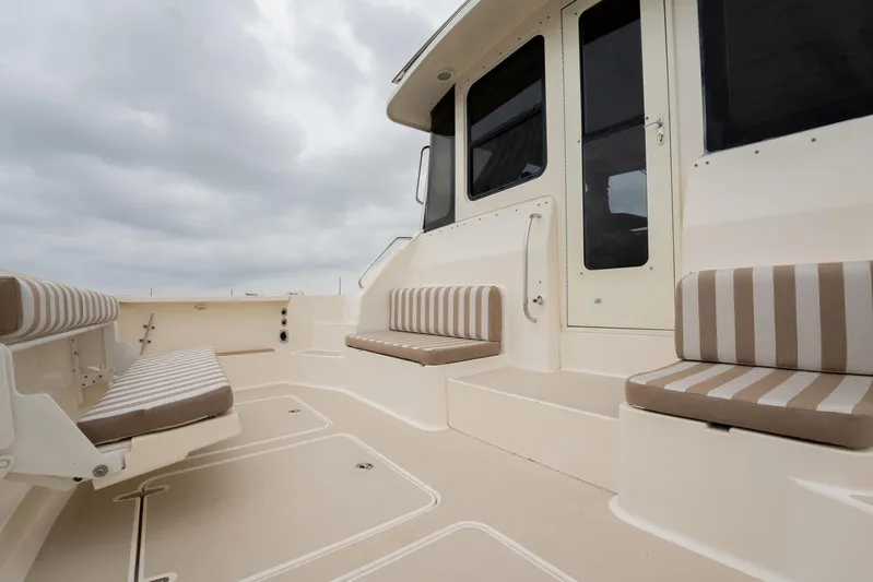 Moondance Yacht Photos Pics 