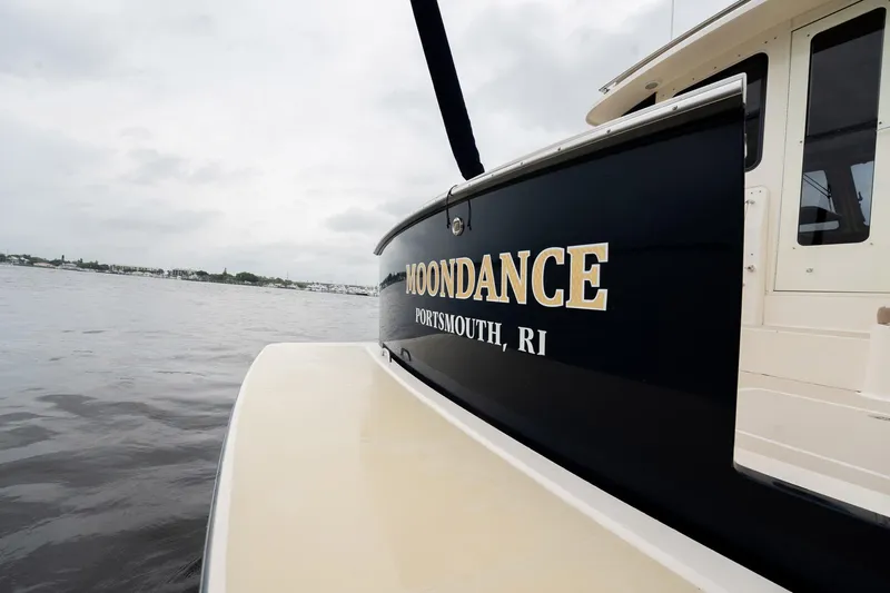 Moondance Yacht Photos Pics 