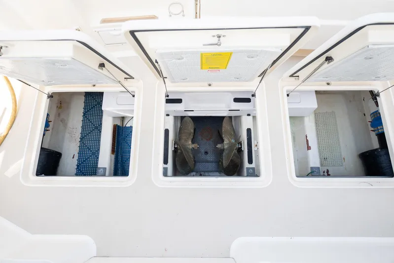 Moondance Yacht Photos Pics 