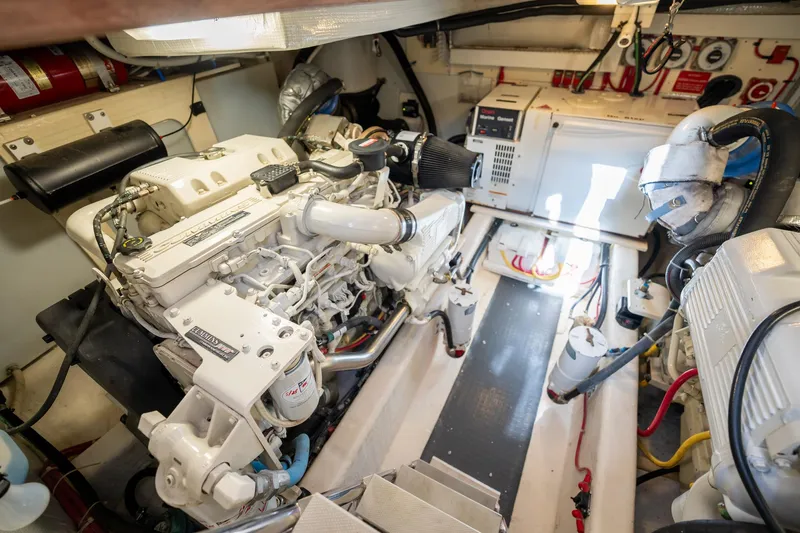 Moondance Yacht Photos Pics 