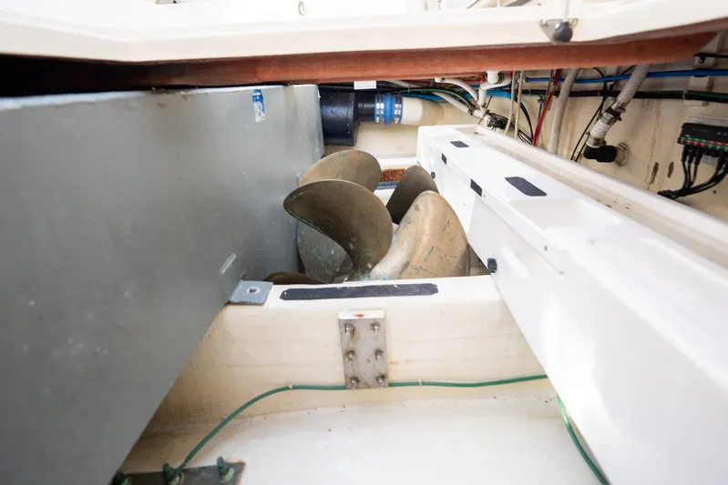 Moondance Yacht Photos Pics 