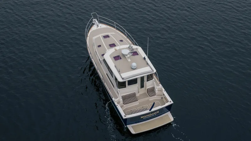 Moondance Yacht Photos Pics 