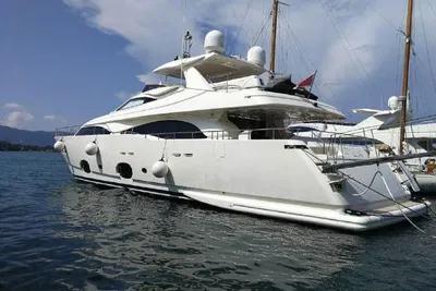 Ferretti Yachts Custom Line 97