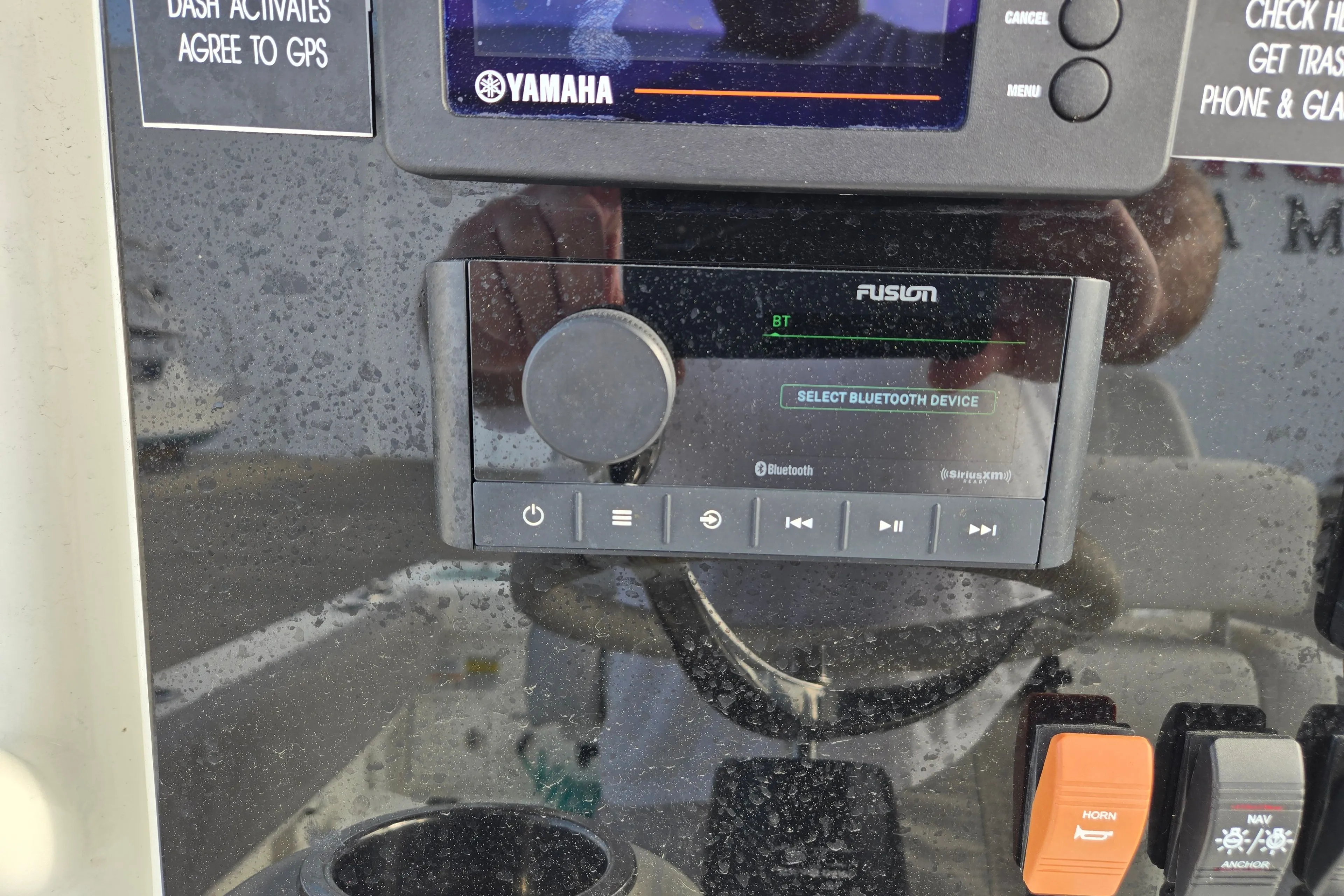 Yamaha and Fusion controls on Parker 2500 Special Edition 2021.