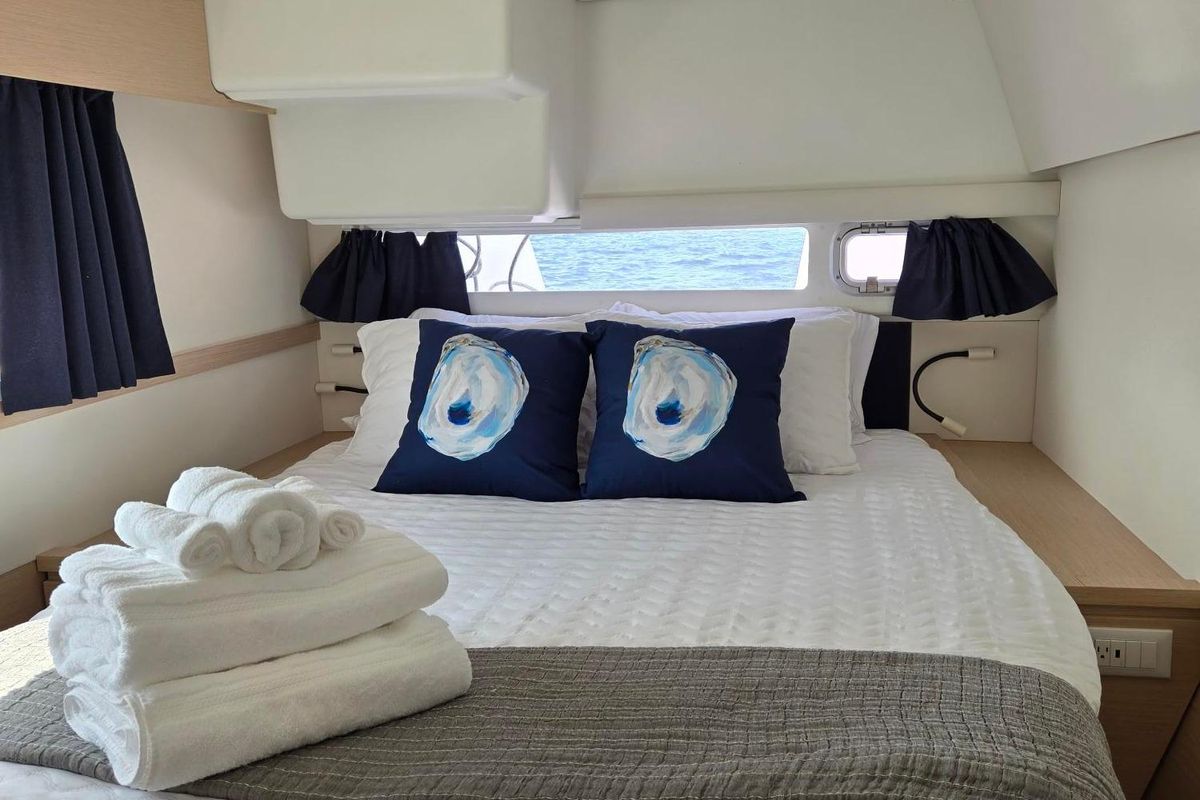 2018 Fountaine Pajot 43 