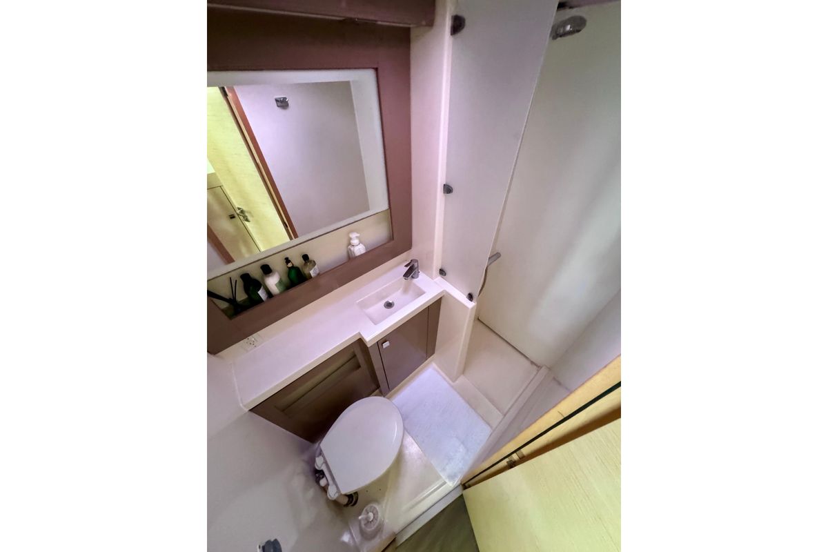 2018 Fountaine Pajot 43 