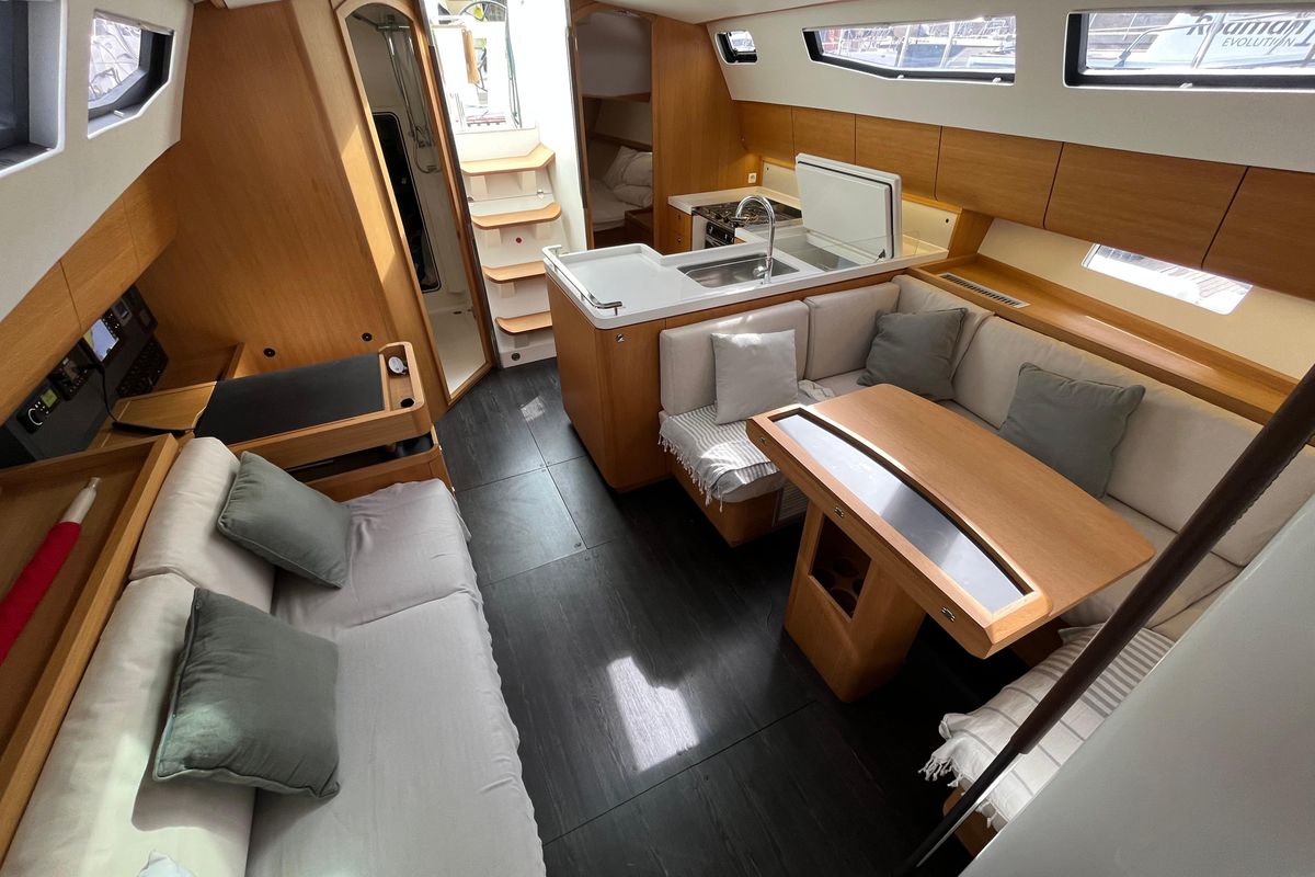 2021 J Boats 45 