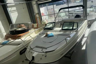 2022 Sea Ray Sun Sport 230