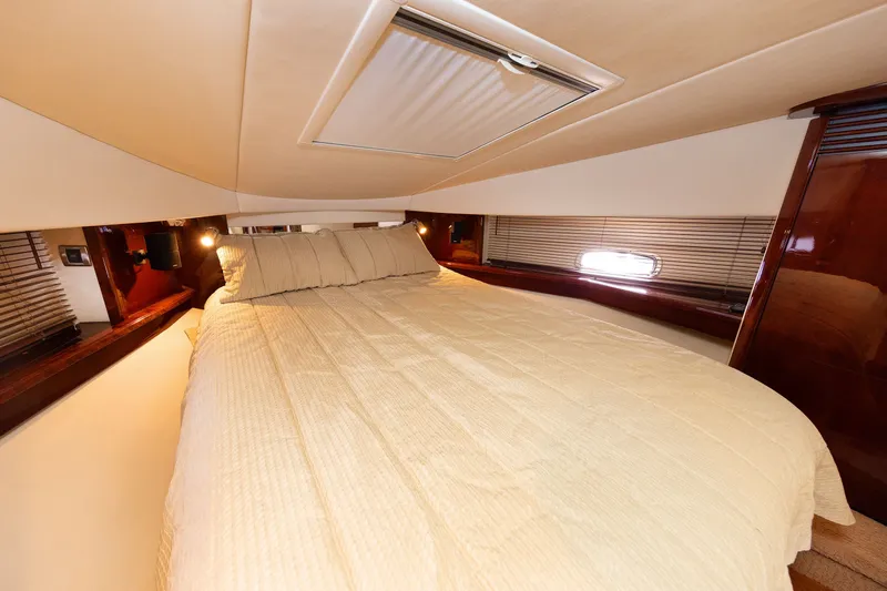 Patriot Yacht Photos Pics Master Bunk