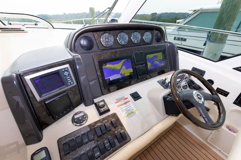 Patriot Yacht Photos Pics Helm