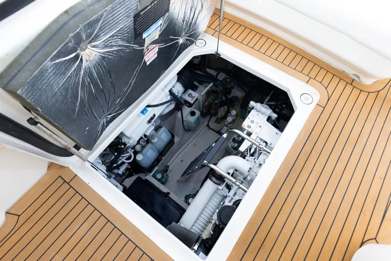 Patriot Yacht Photos Pics Engine Compartment