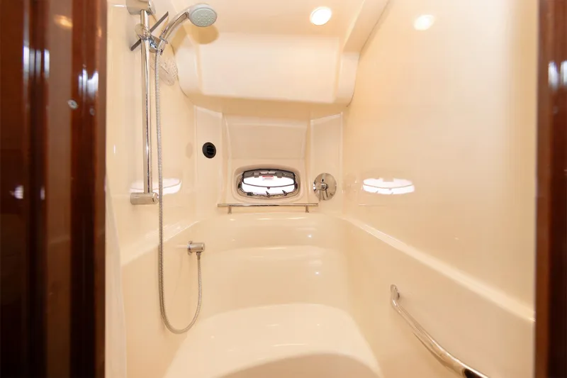 Patriot Yacht Photos Pics Shower