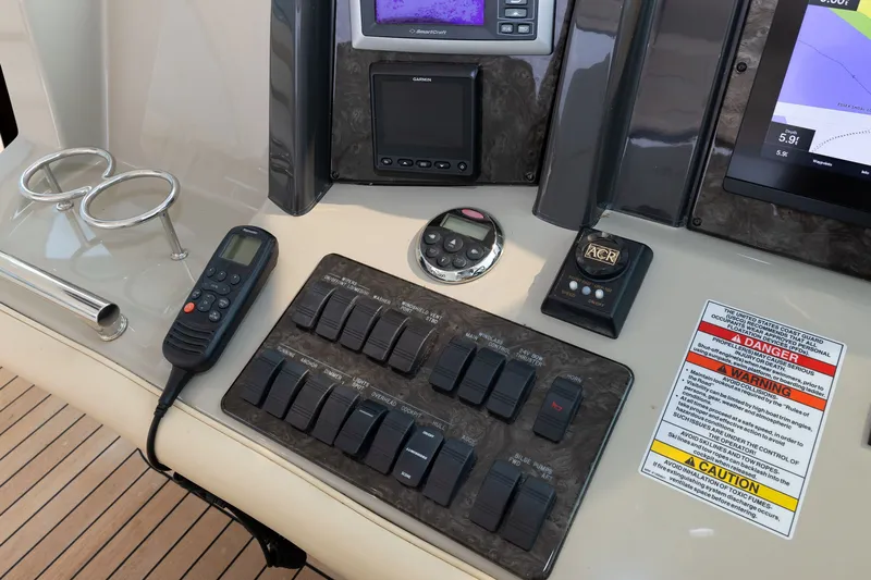 Patriot Yacht Photos Pics Helm Switches
