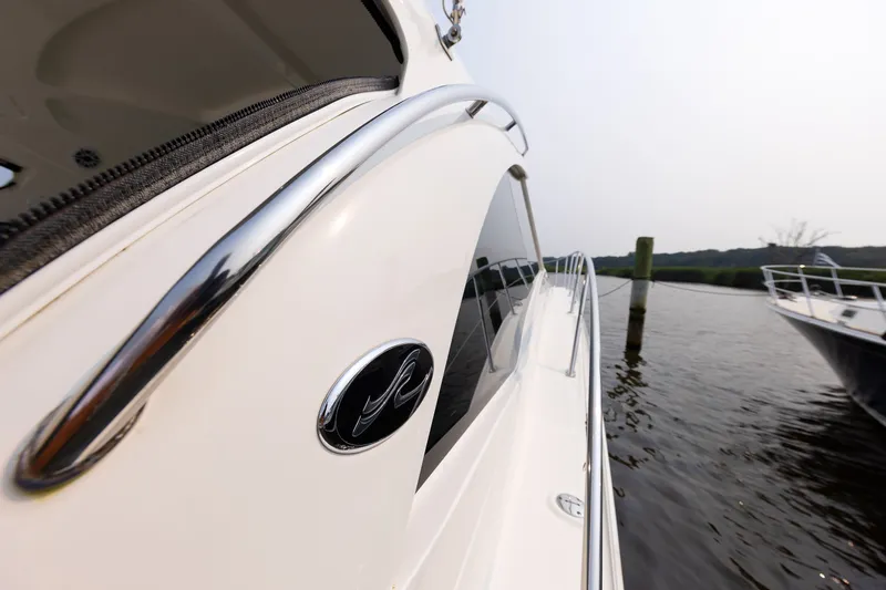 Patriot Yacht Photos Pics Starboard Walkway