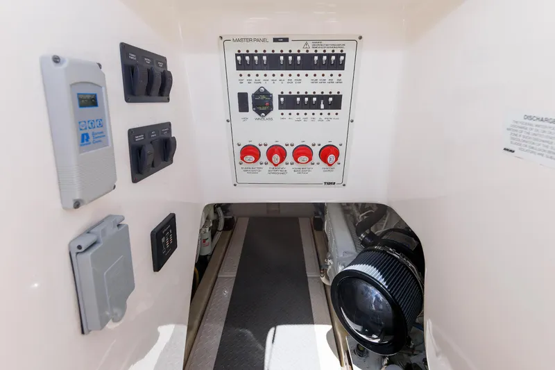 Recovery Room Yacht Photos Pics 