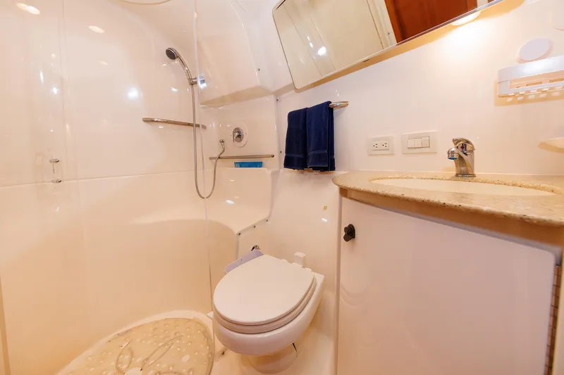 Recovery Room Yacht Photos Pics 