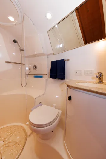 Recovery Room Yacht Photos Pics 