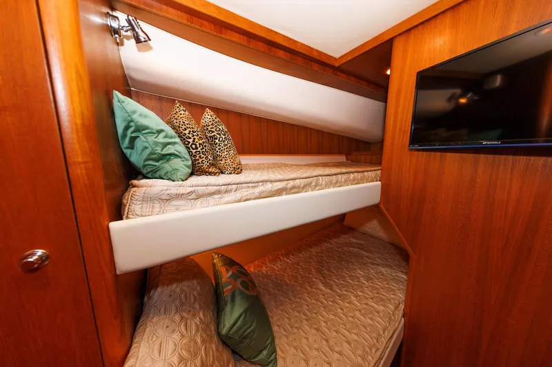 Recovery Room Yacht Photos Pics 