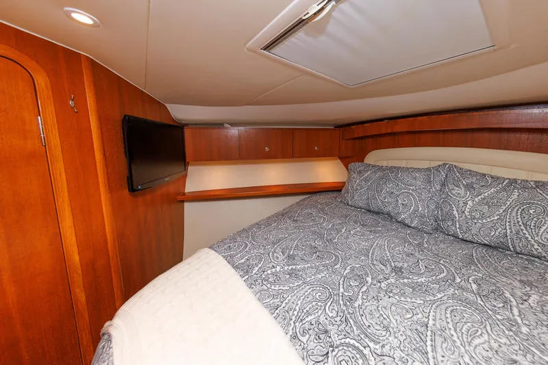 Recovery Room Yacht Photos Pics 