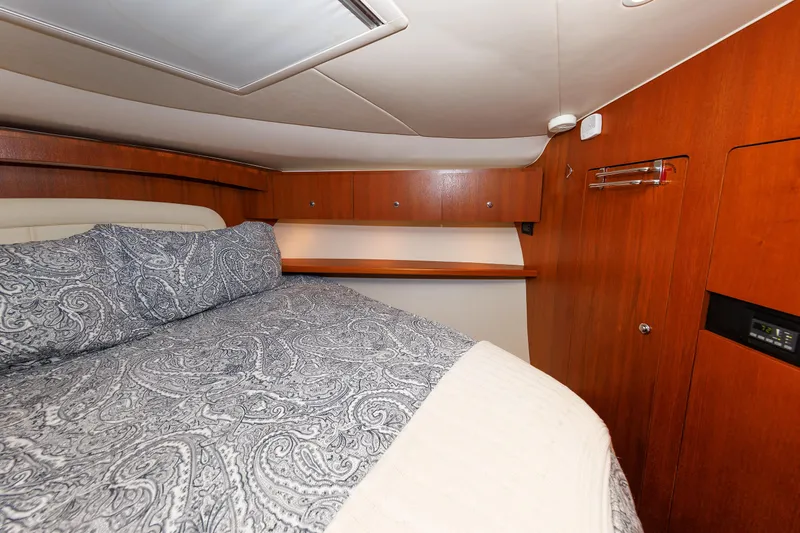 Recovery Room Yacht Photos Pics 