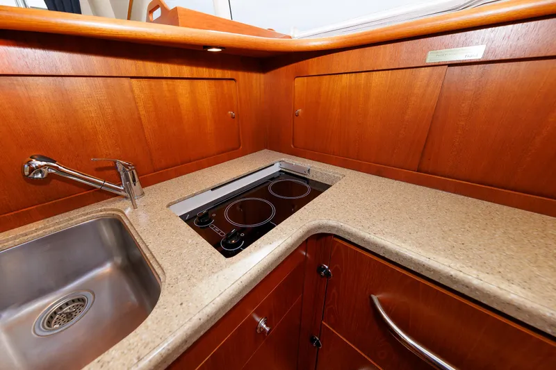 Recovery Room Yacht Photos Pics 