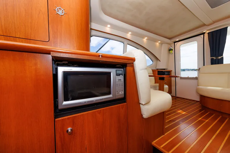 Recovery Room Yacht Photos Pics 