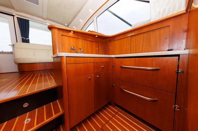 Recovery Room Yacht Photos Pics 