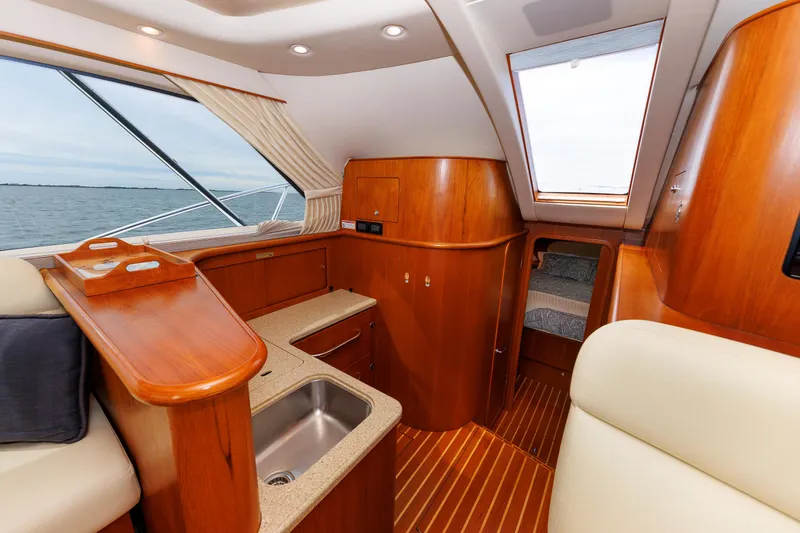 Recovery Room Yacht Photos Pics 