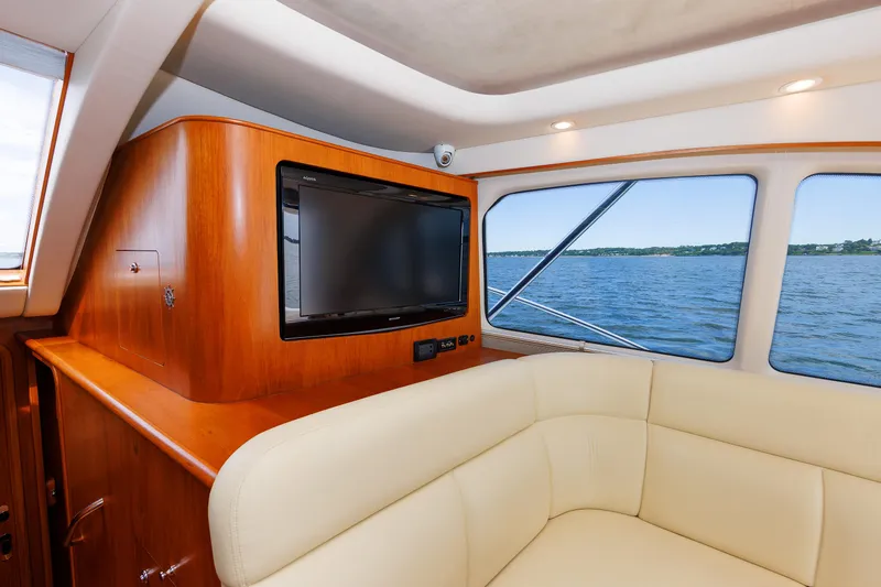 Recovery Room Yacht Photos Pics 