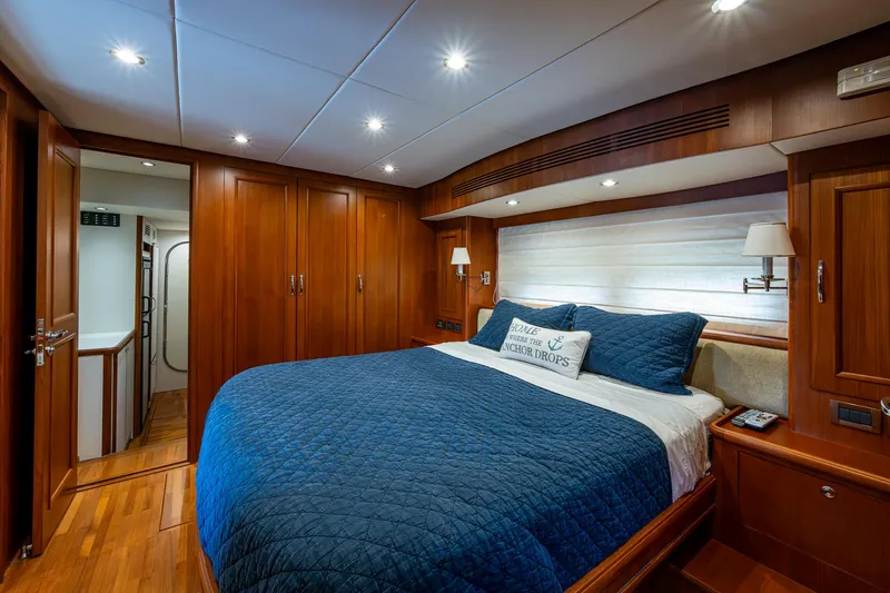 Venture Yacht Photos Pics 