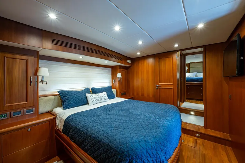 Venture Yacht Photos Pics 