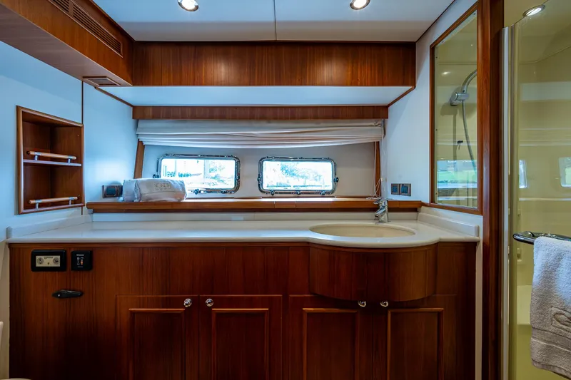 Venture Yacht Photos Pics 