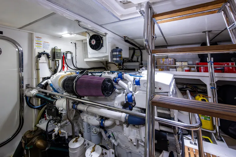 Venture Yacht Photos Pics 