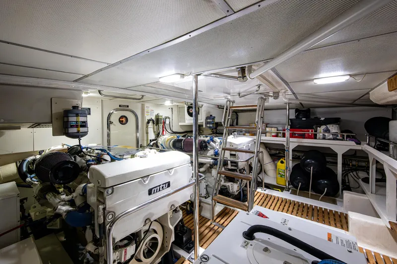 Venture Yacht Photos Pics 