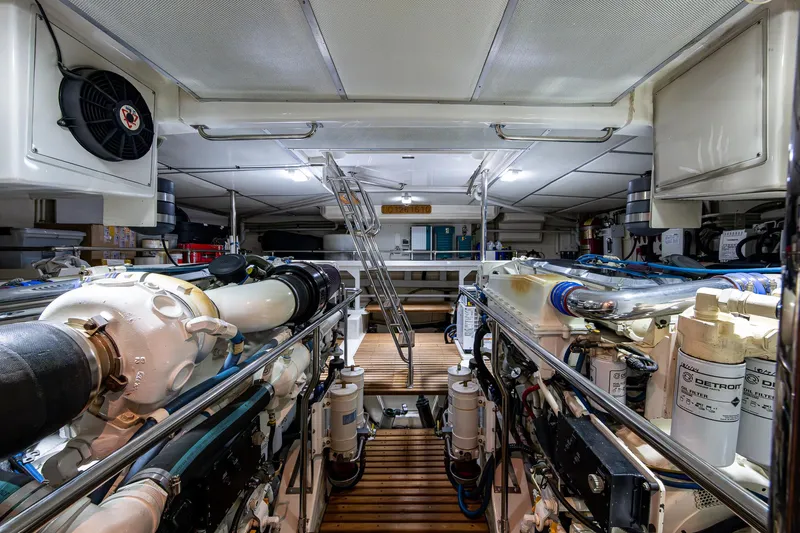 Venture Yacht Photos Pics 