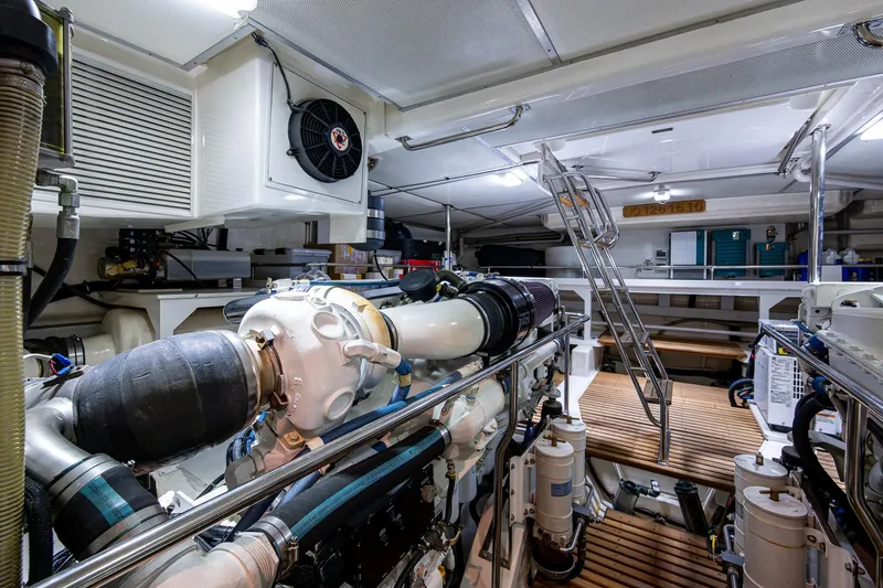 Venture Yacht Photos Pics 