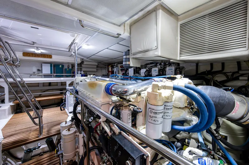 Venture Yacht Photos Pics 