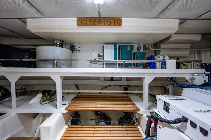 Venture Yacht Photos Pics 