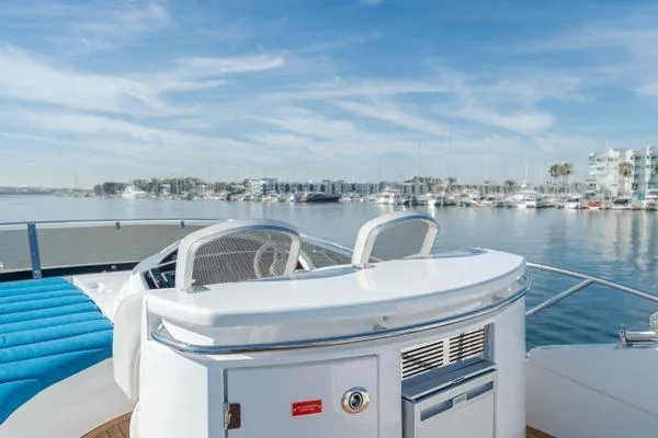 Zenyatta Yacht Photos Pics Luxury Sunseeker Manhattan 60 yacht deck with marina view, 2010 model.