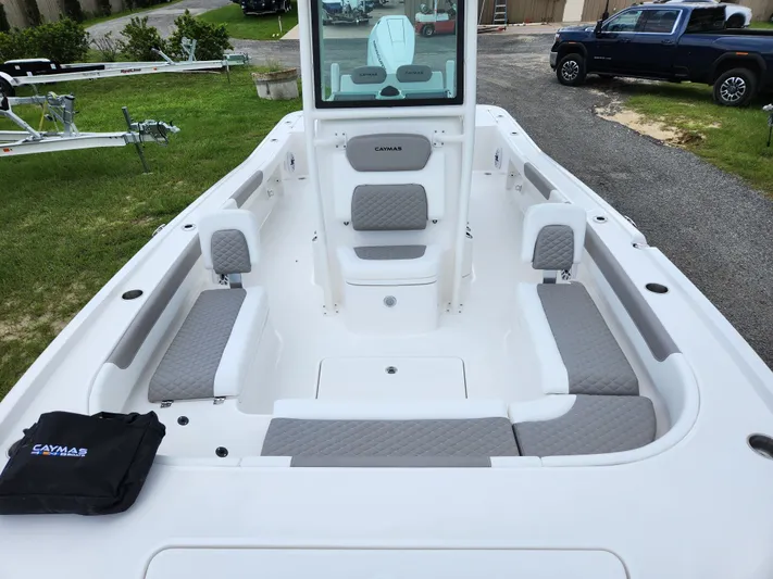 Beautiful Caymas! Yacht Photos Pics Interior view of 2024 Caymas 28 HB boat.