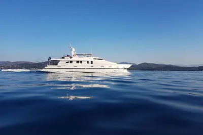 1991 Azimut 90